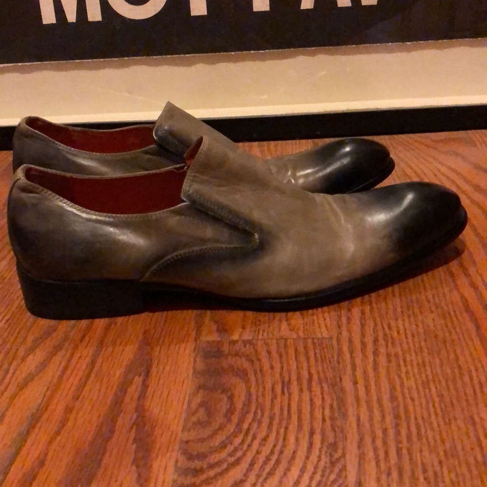 Robert Wayne Size 11 Men’s Slip-Ons